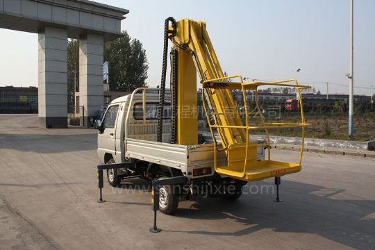 點(diǎn)擊查看詳細(xì)信息<br>標(biāo)題：小型電動(dòng)高空作業(yè)車(chē) 閱讀次數(shù)：3073