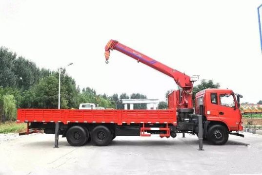 點擊查看詳細(xì)信息<br>標(biāo)題：10噸東風(fēng)隨車吊 閱讀次數(shù)：1672