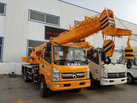 點(diǎn)擊查看詳細信息<br>標題：10噸凱馬汽車(chē)吊 閱讀次數：2051